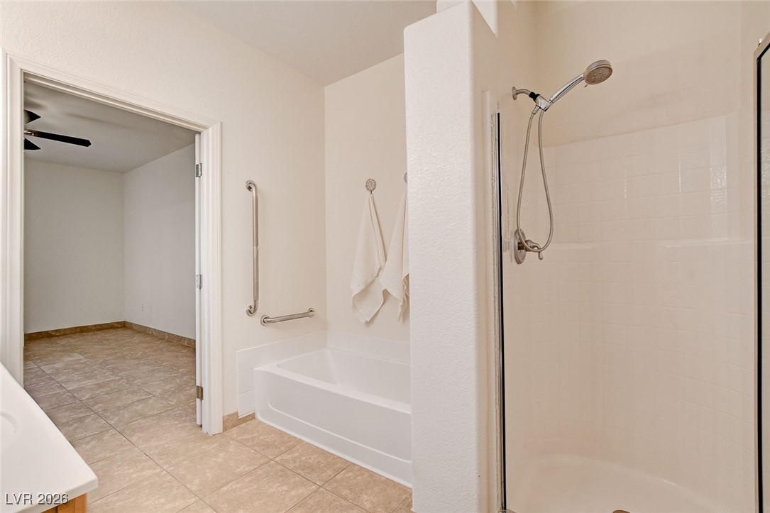 2291 West Horizon Ridge Parkway, Unit 7138 Henderson, NV 89052 - Photo 21 of 34 Primary bathroom