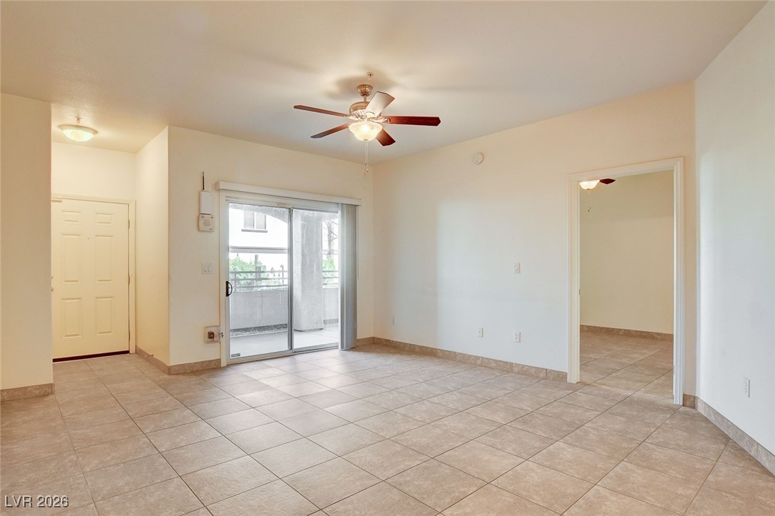 2291 West Horizon Ridge Parkway, Unit 7138 Henderson, NV 89052 - Photo 5 of 34 Slider door to the covered patio brings in natural light and fresh air!