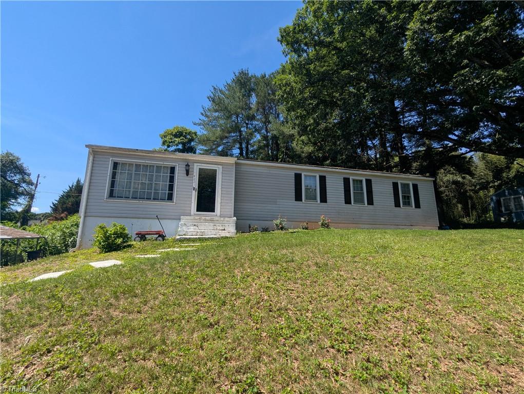 4221 Eck Road Jonesville, NC 28642 - Photo 1 of 31