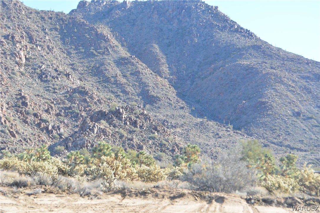 11690 Hansen Road Yucca, AZ 86438 - Photo 27 of 68