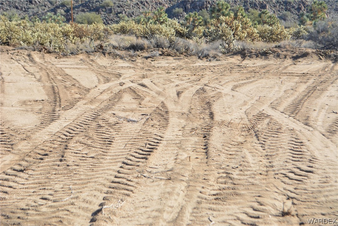 11690 Hansen Road Yucca, AZ 86438 - Photo 30 of 68