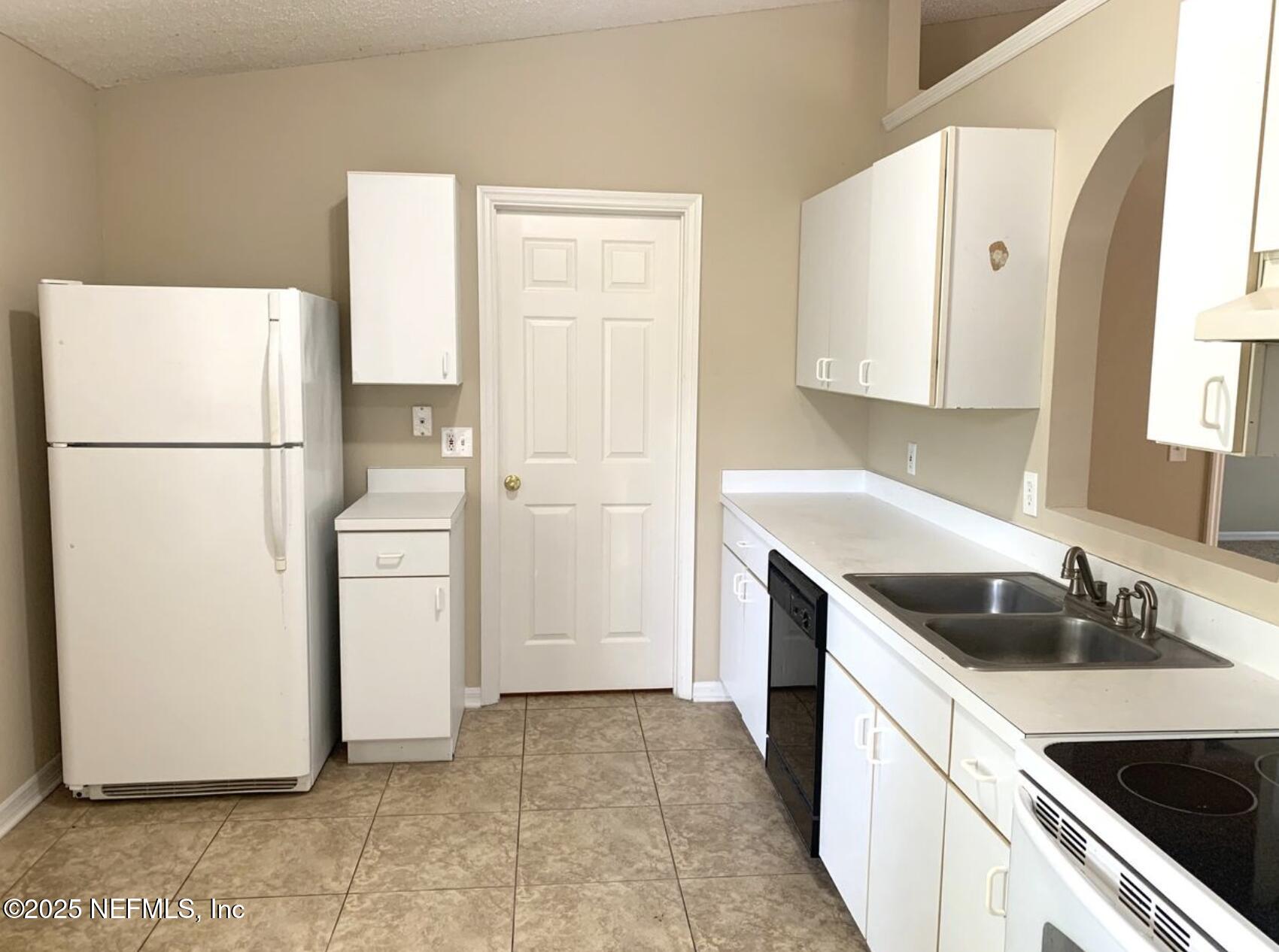 2698 R S Bailey Drive Jacksonville, FL 32246 - Photo 7 of 18 Kitchen