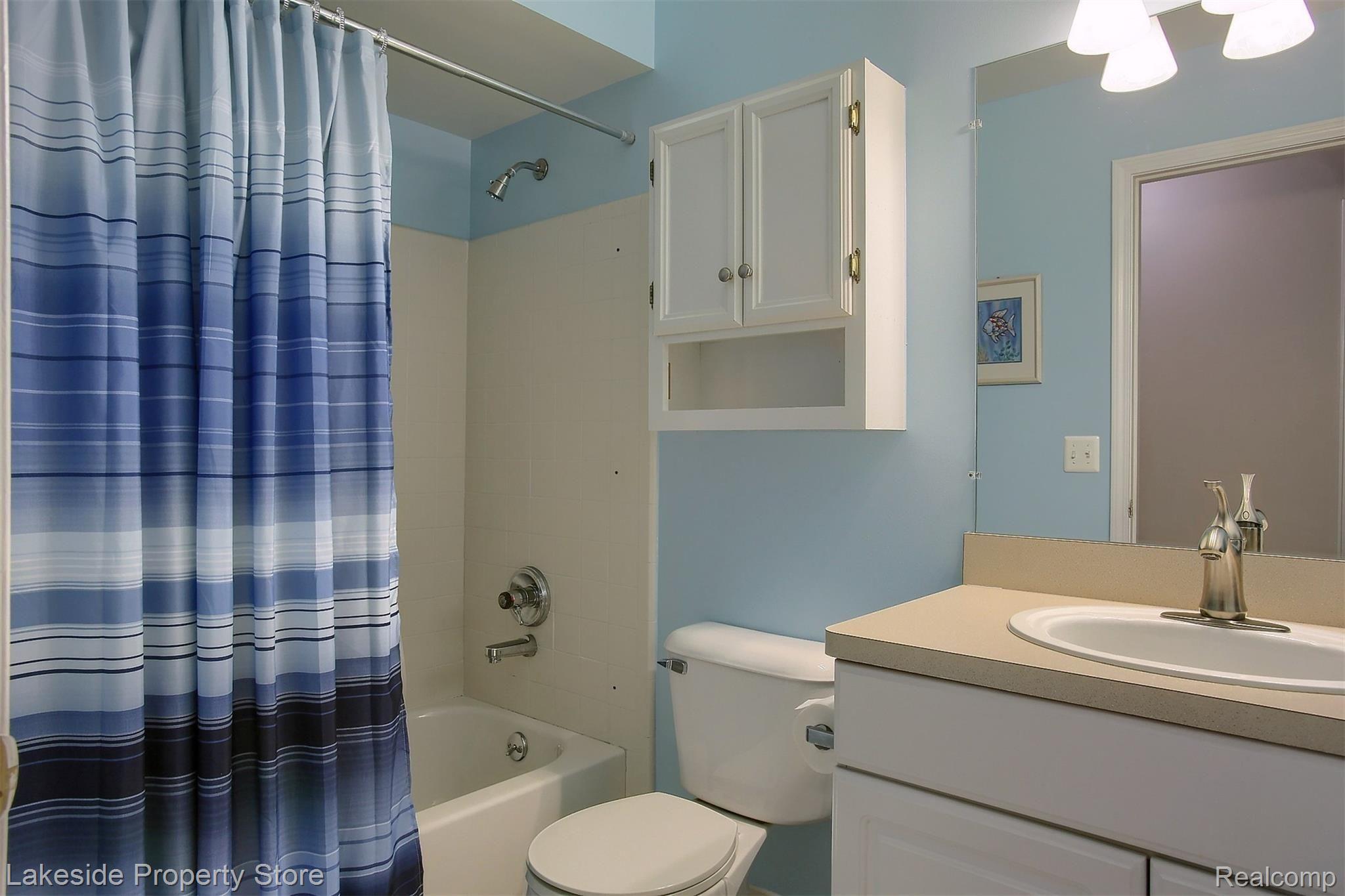 15902 Pheasant Ridge Drive Macomb, MI 48044 - Photo 18 of 24 18-Bathroom.jpg