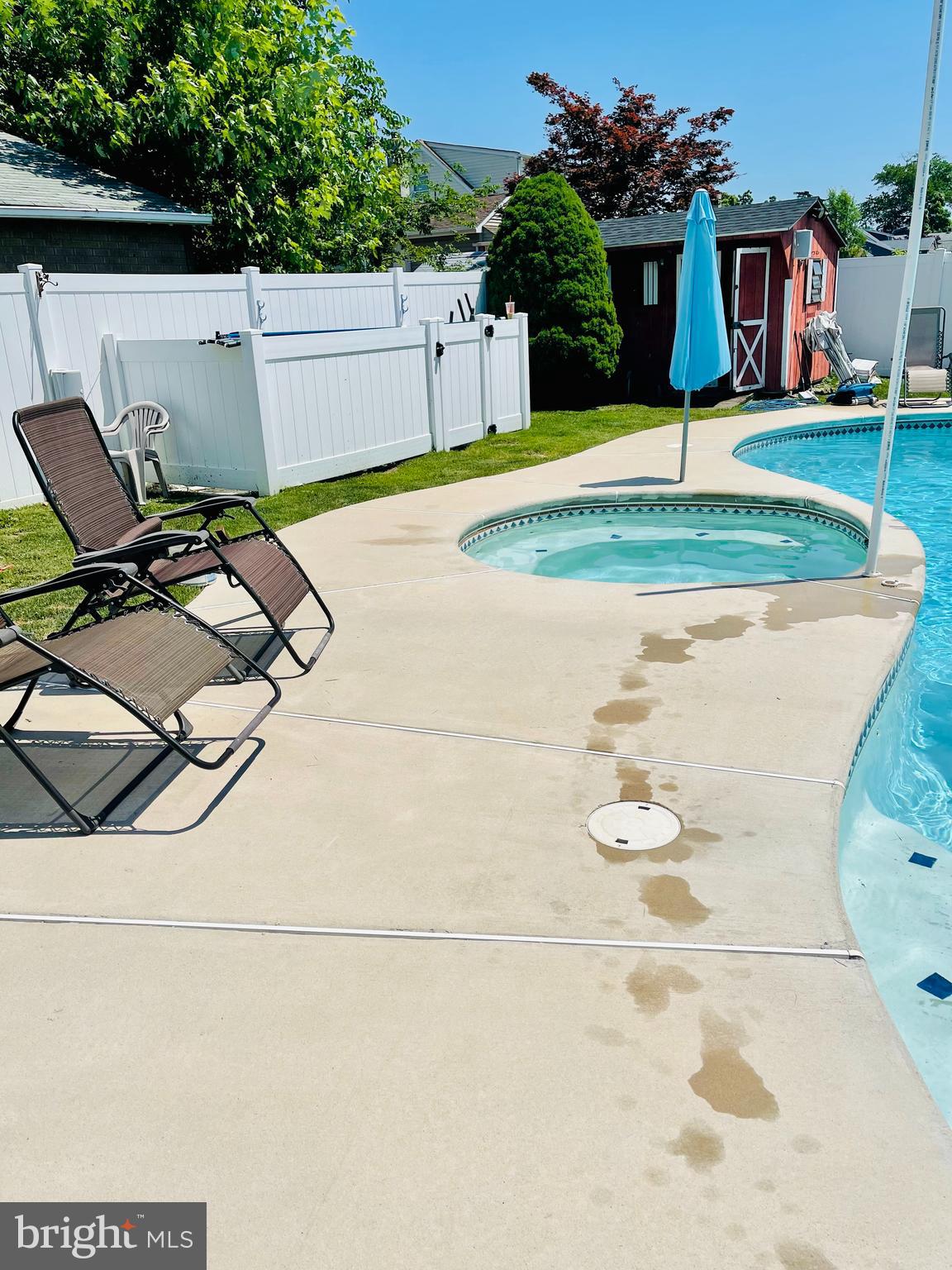 407 South Warwick Road Magnolia, NJ 08049 - Photo 3 of 18 Hot Tub