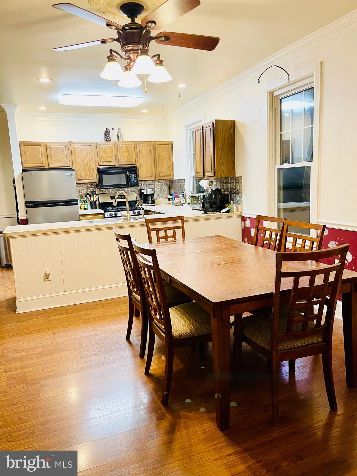 407 South Warwick Road Magnolia, NJ 08049 - Photo 10 of 18 Kitchen/Dining Room