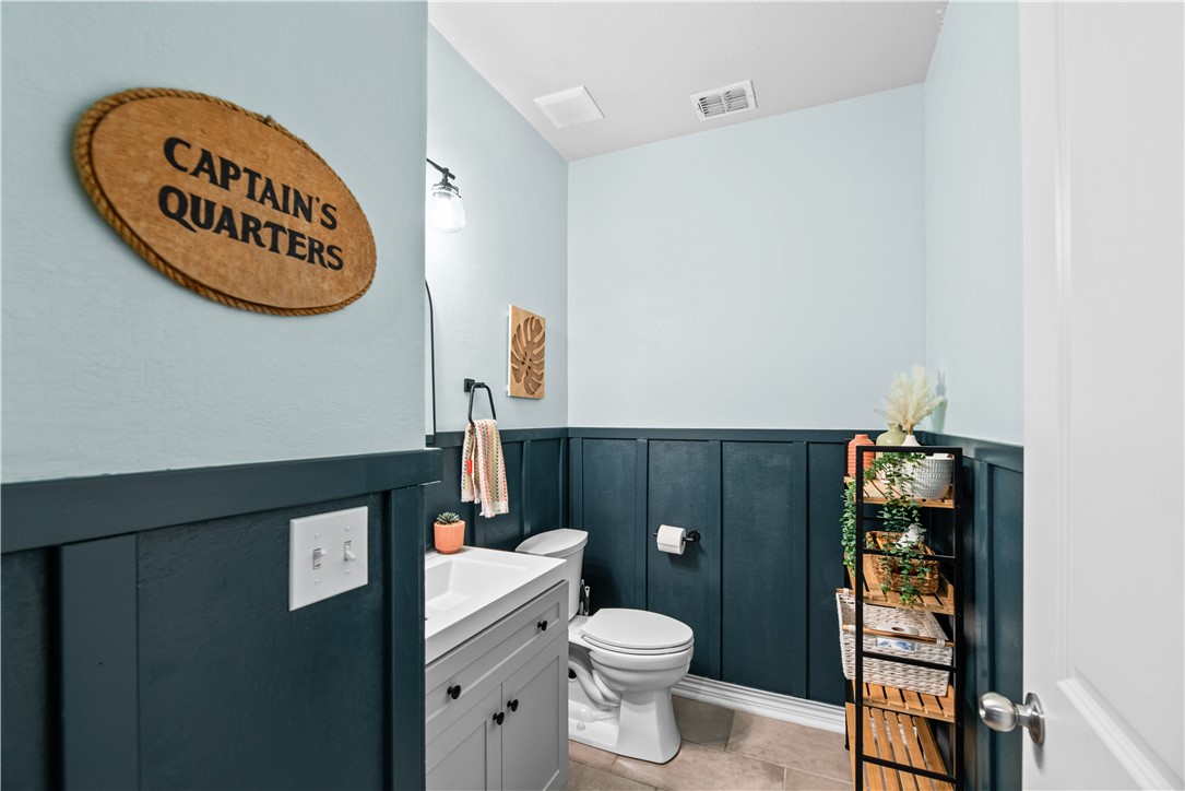 9222 Murdock Drive Corpus Christi, TX 78410 - Photo 27 of 29 Half bathroom