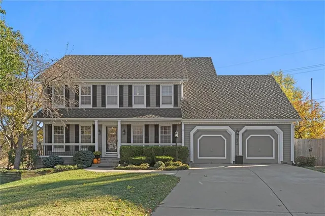 $445,000 | 8641 Greenwood Lane, Lenexa, KS 66215
