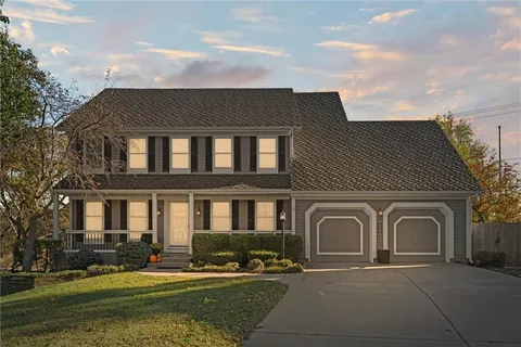 $445,000 | 8641 Greenwood Lane, Lenexa, KS 66215