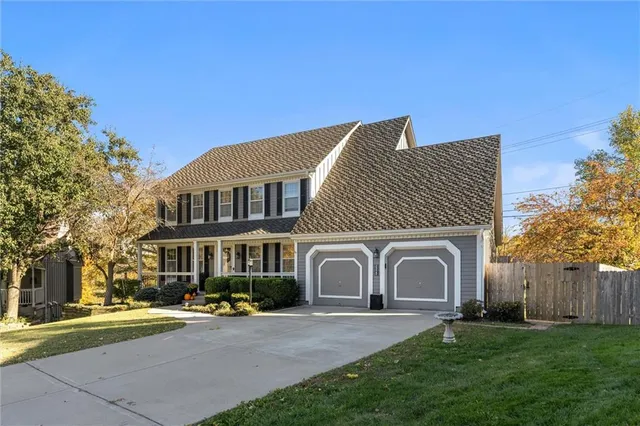 $445,000 | 8641 Greenwood Lane, Lenexa, KS 66215