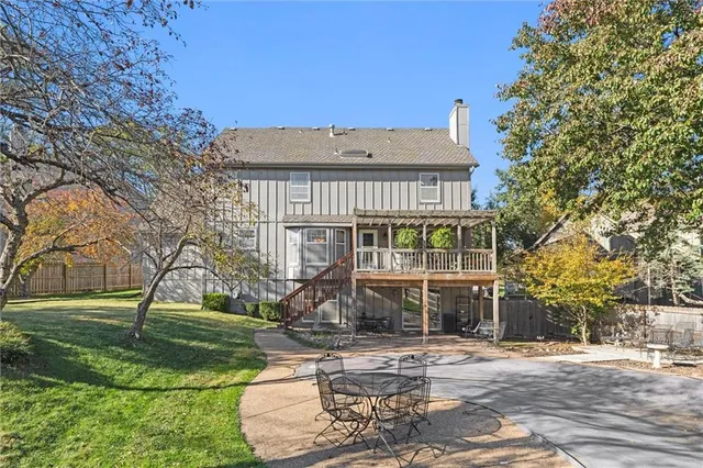 $445,000 | 8641 Greenwood Lane, Lenexa, KS 66215