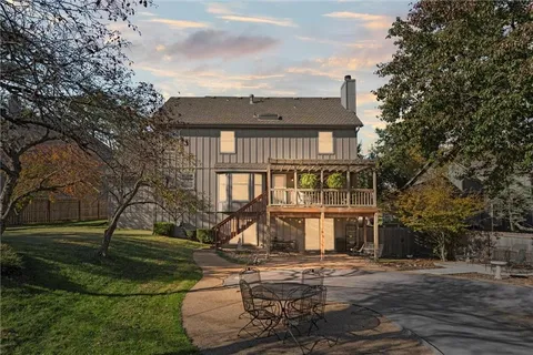 $445,000 | 8641 Greenwood Lane, Lenexa, KS 66215