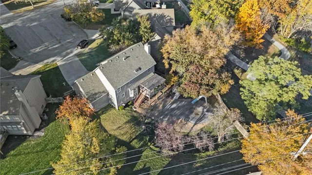 $445,000 | 8641 Greenwood Lane, Lenexa, KS 66215