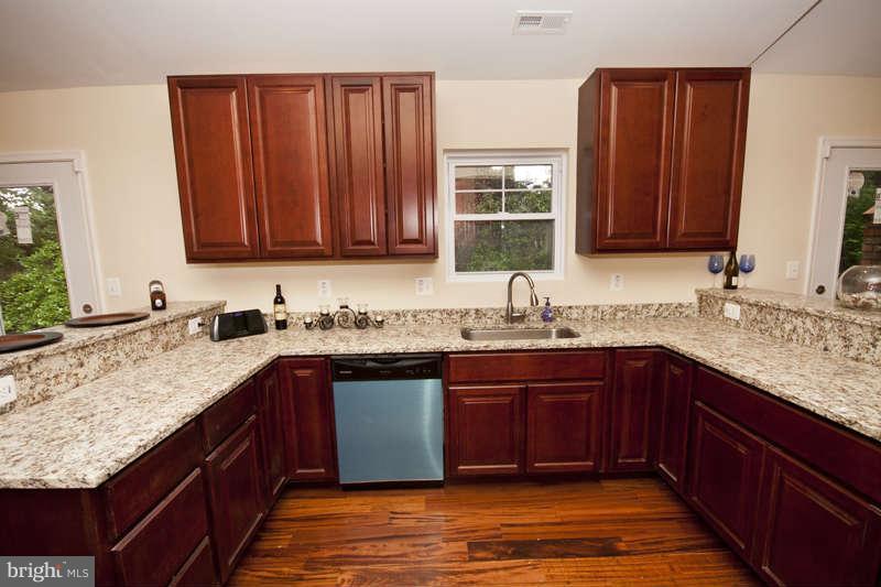 1844 Ralston Place Crofton, MD 21114 - Photo 8 of 30 Kitchen