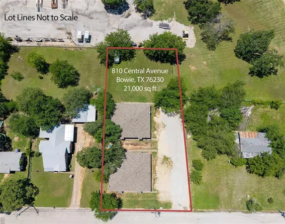 $475,000 | 810 Central Avenue, Bowie, TX 76230