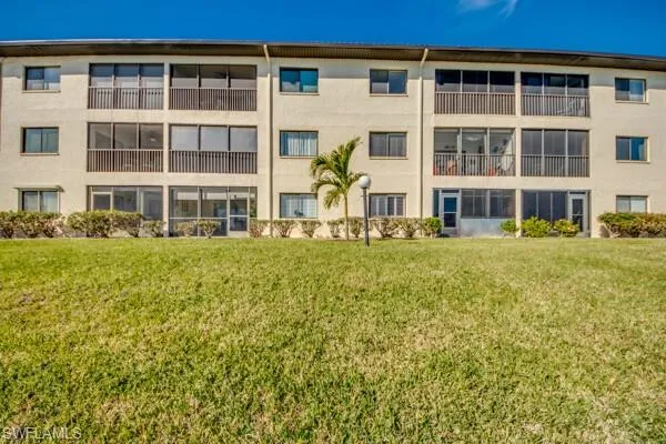 a view of a tennis court