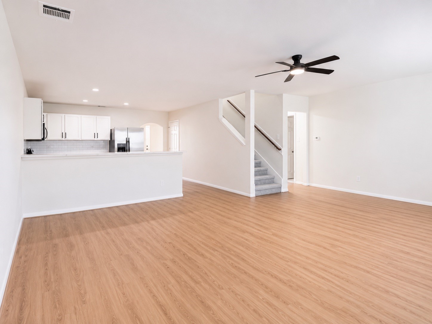 15911 Sheldon Ridge Way Houston, TX 77044 - Photo 7 of 30 Gallery Image 7