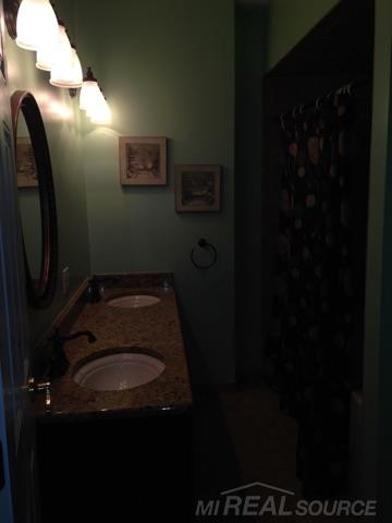 1425 Buckingham Road Grosse Pointe Park, MI 48230 - Photo 14 of 29