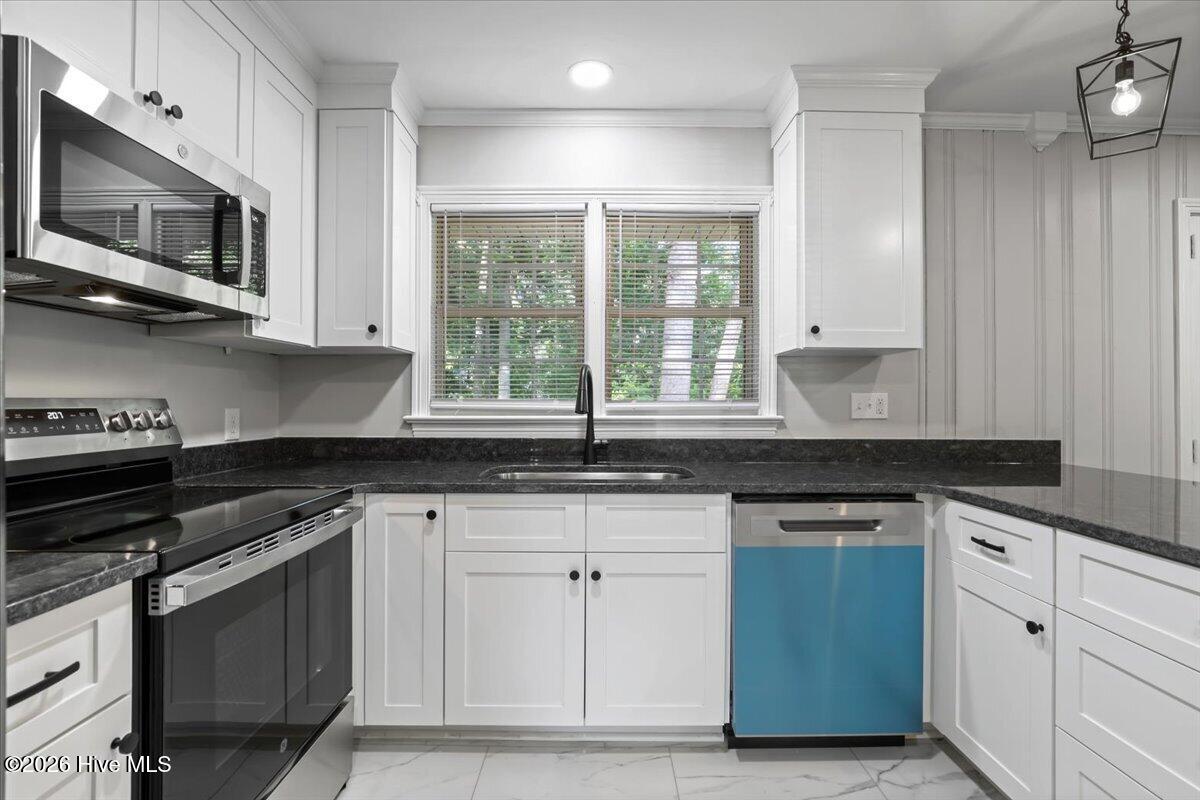 1907 Sedgefield Drive Kinston, NC 28504 - Photo 12 of 34 12-1907 Sedgefield Dr-12