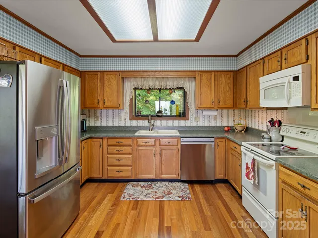 $595,000 | 167 Country Ridge Road, Laurel Park, NC 28739