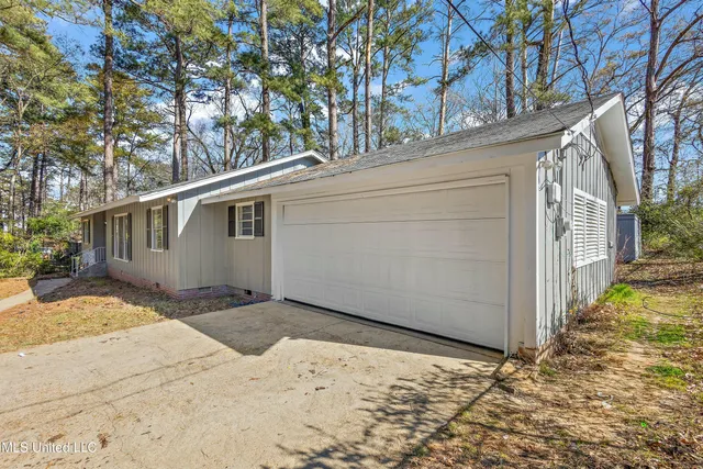 $170,000 | 5726 Fernwood Drive, Jackson, MS 39206