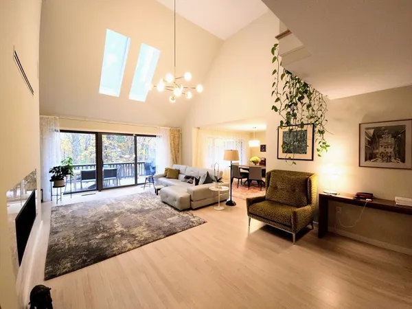 $2,785,000 | 213 Nahanton Street, Unit 213, Newton, MA 02459