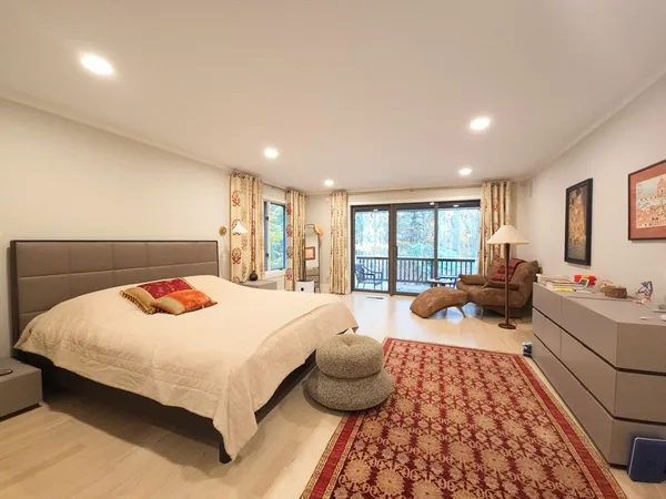 $2,885,000 | 213 Nahanton Street, Unit 213, Newton, MA 02459