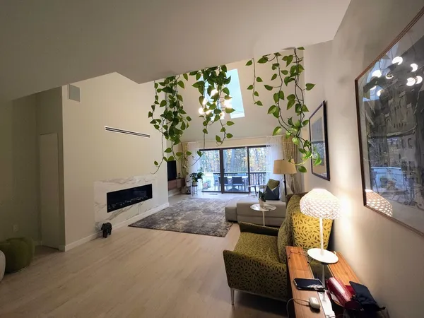 $2,885,000 | 213 Nahanton Street, Unit 213, Newton, MA 02459