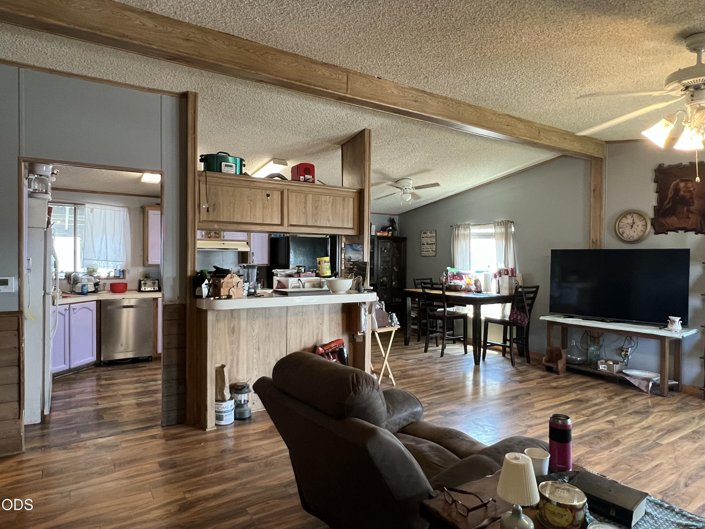 620 East Viewpoint Drive Culver, OR 97734 - Photo 3 of 9