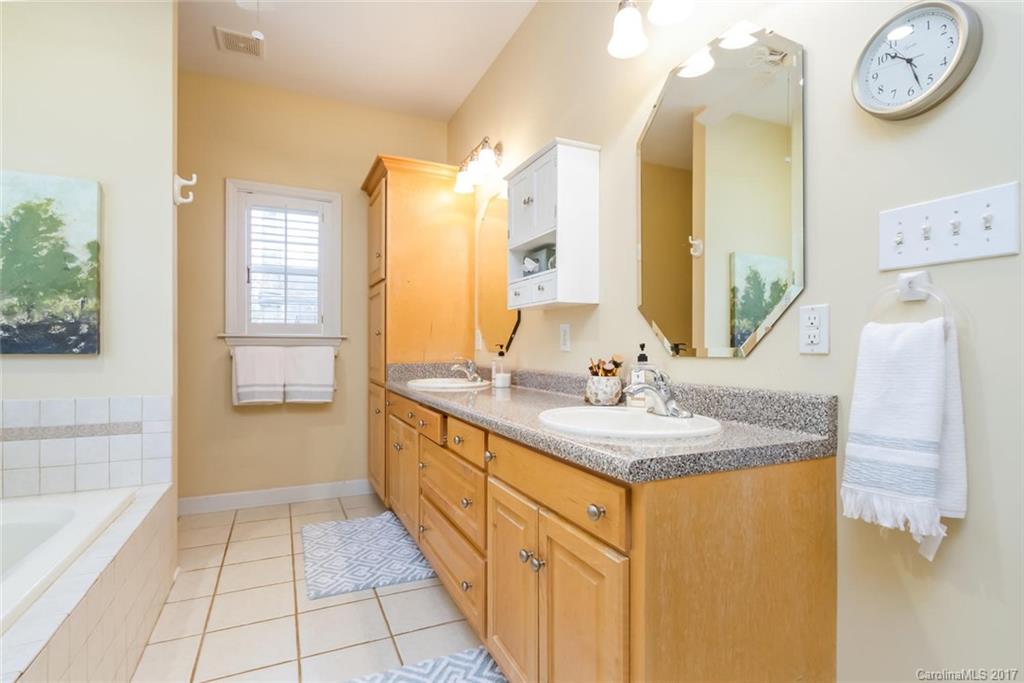 4935 Bay Ridge Lane, Unit 7 Denver, NC 28037 - Photo 14 of 24 Gallery Image 14