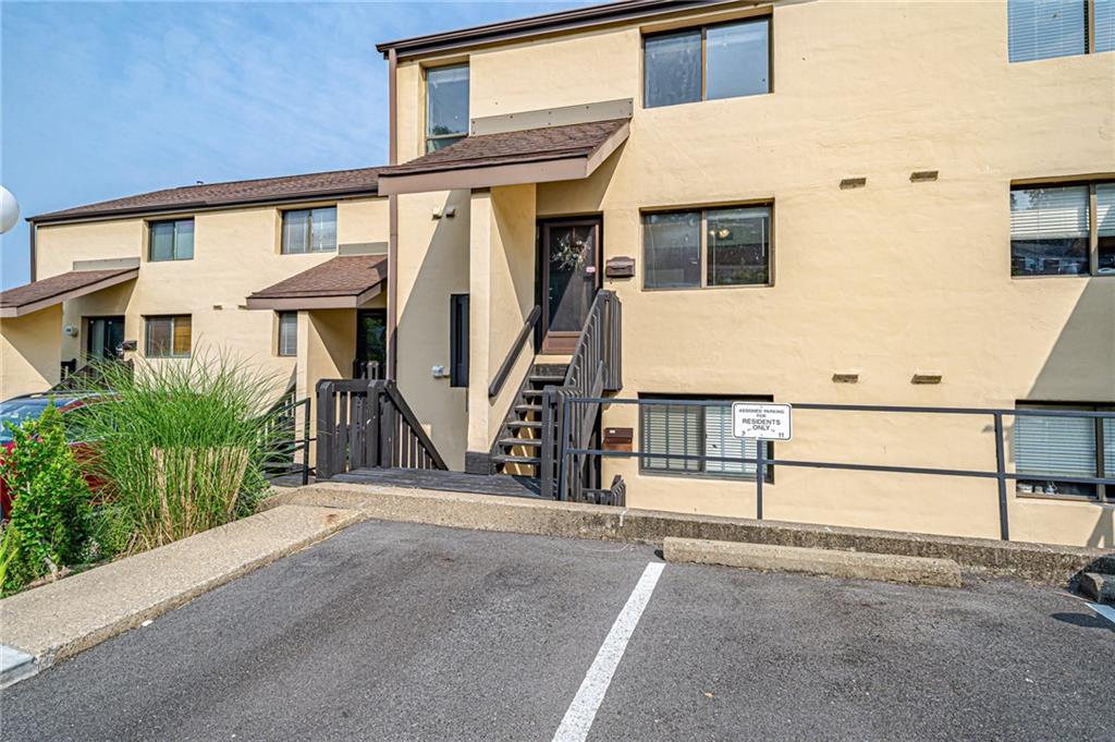 2034 Swallow Hill Road, Unit 120 Pittsburgh, PA 15220 - Photo 2 of 27 Gallery Image 2