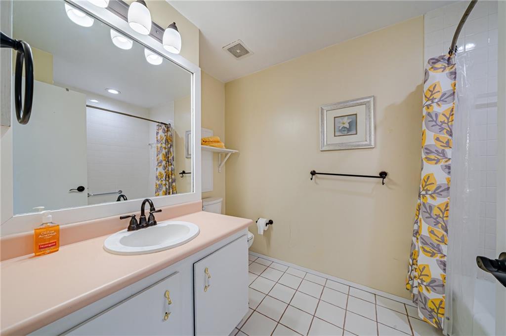 2034 Swallow Hill Road, Unit 120 Pittsburgh, PA 15220 - Photo 25 of 27 Gallery Image 25