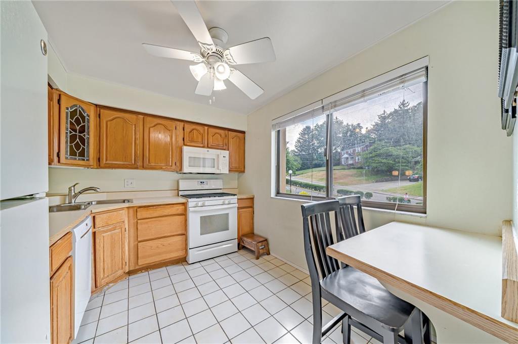 2034 Swallow Hill Road, Unit 120 Pittsburgh, PA 15220 - Photo 3 of 27 Gallery Image 3