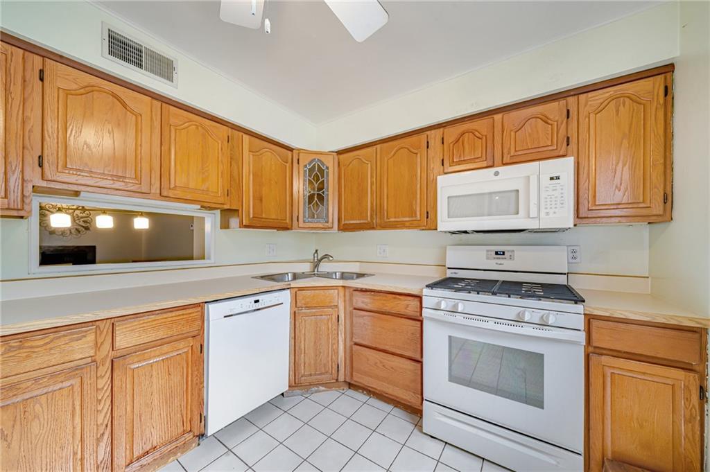 2034 Swallow Hill Road, Unit 120 Pittsburgh, PA 15220 - Photo 4 of 27 Gallery Image 4