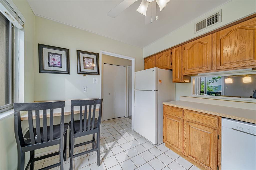 2034 Swallow Hill Road, Unit 120 Pittsburgh, PA 15220 - Photo 7 of 27 Gallery Image 7