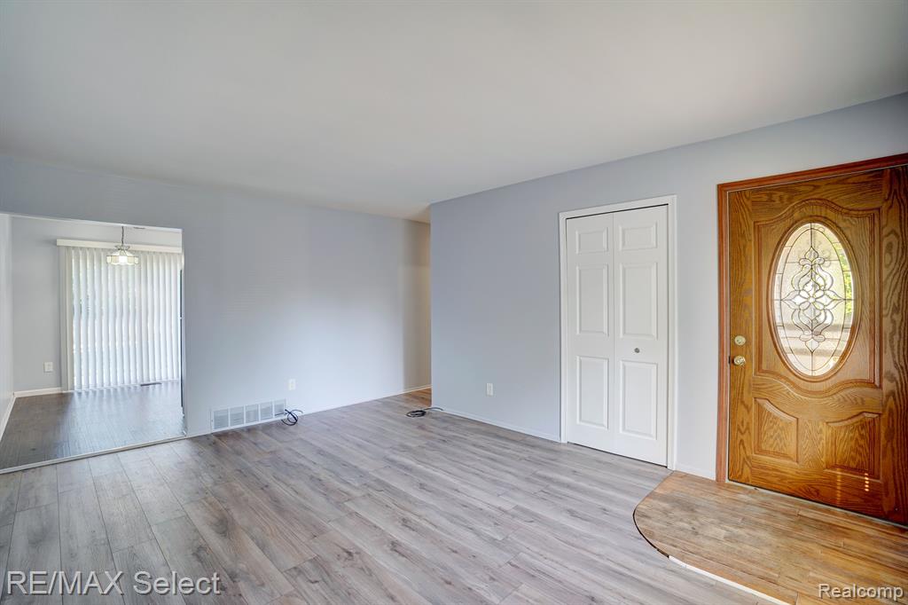 2811 Tiptree Path Flint, MI 48506 - Photo 7 of 29