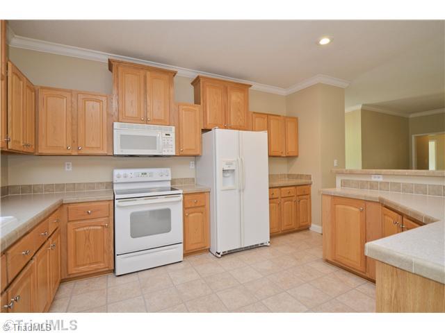 910 Waggoner Neal Road Walkertown, NC 27051 - Photo 14 of 16 Kitchen.