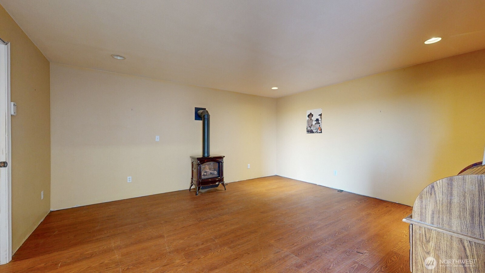321 Kent Way Eltopia, WA 99330 - Photo 20 of 35 a view of a room with a wooden floor