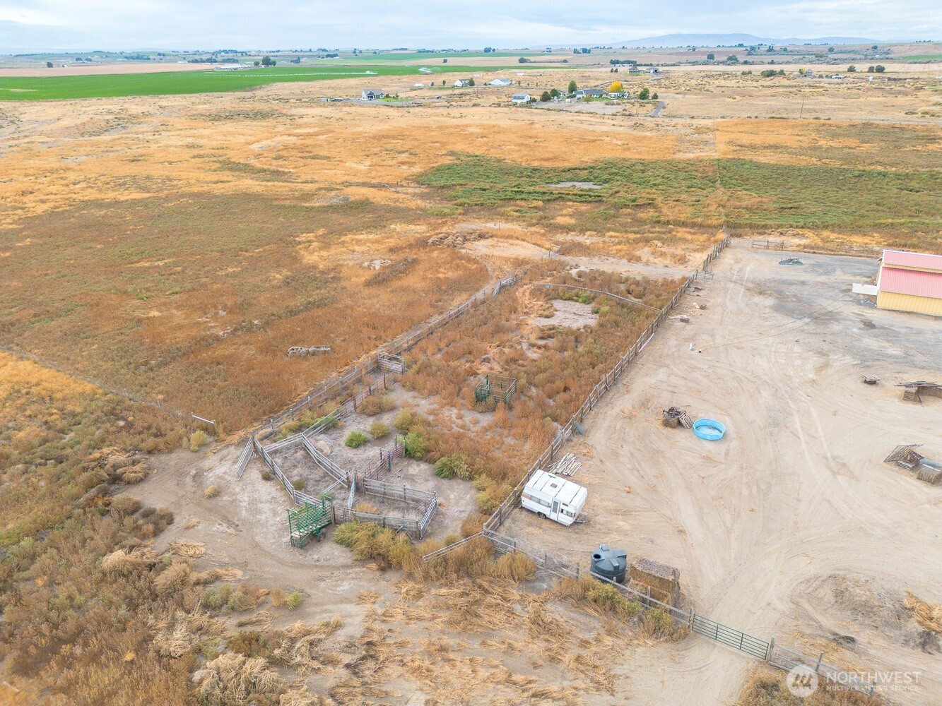 321 Kent Way Eltopia, WA 99330 - Photo 5 of 35 a view of an ocean and beach