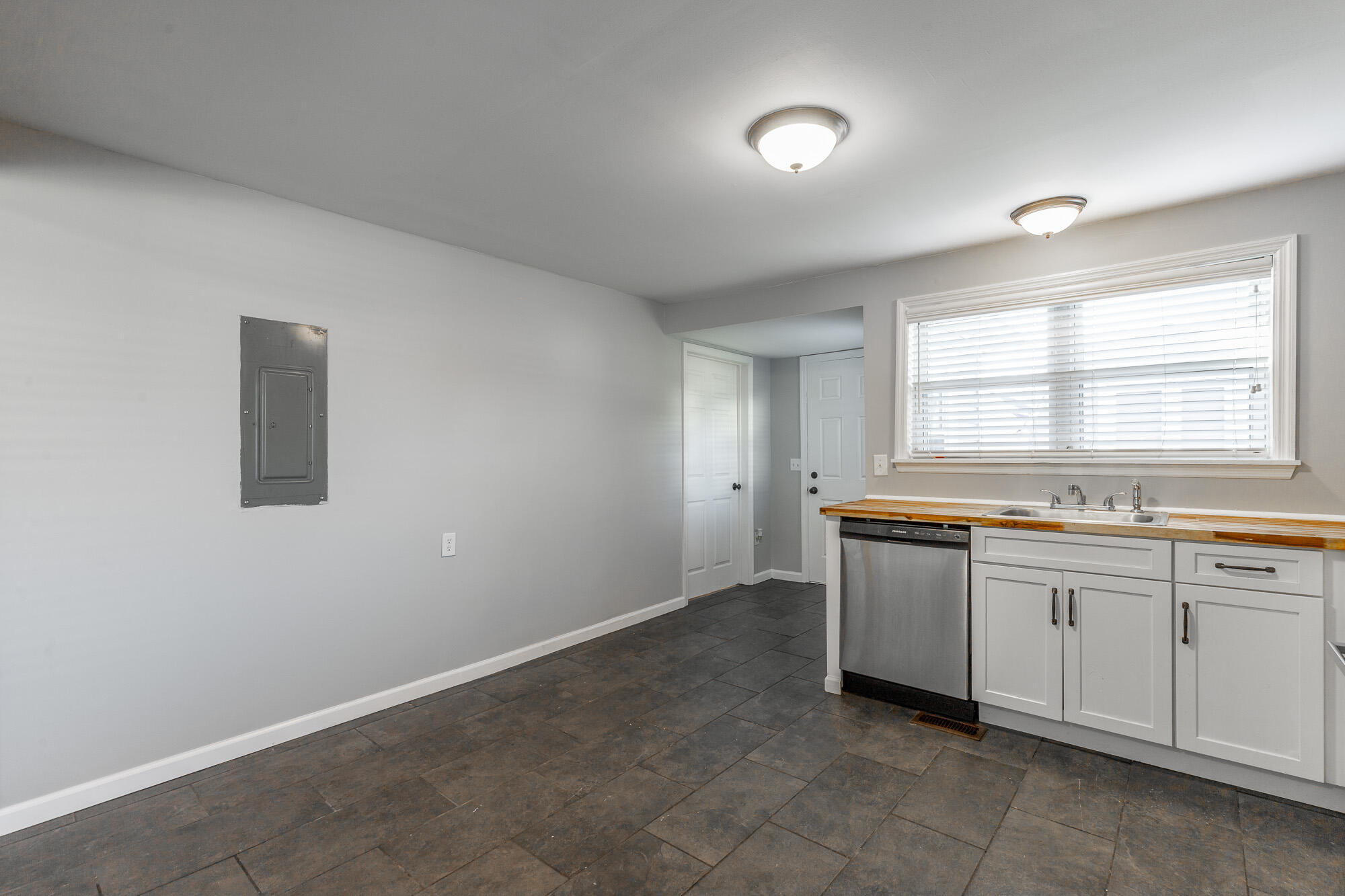 1908 Cleveland Avenue Chattanooga, TN 37404 - Photo 27 of 39 1908 Cleveland Avenue HD-23