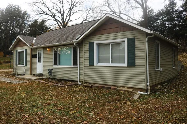 $145,000 | 4910 Clover Road, St. Joseph, MO 64505