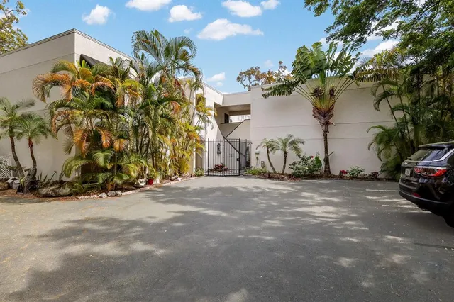 $449,000 | 1542 Oak Street, Unit 6, Sarasota, FL 34236