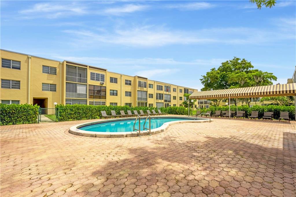 301 Cambridge Road, Unit 109 Hollywood, FL 33024 - Photo 18 of 22