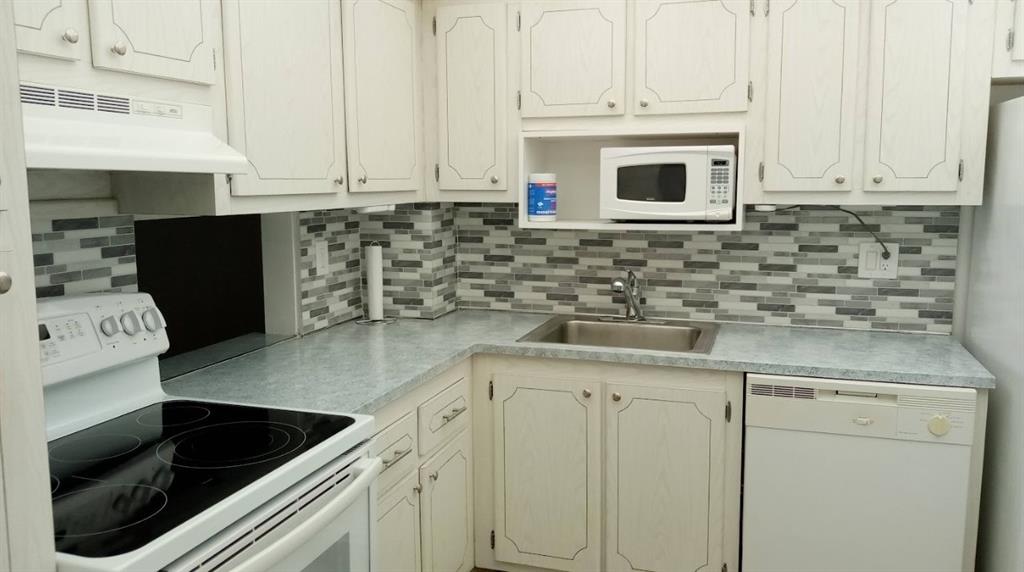 301 Cambridge Road, Unit 109 Hollywood, FL 33024 - Photo 3 of 22