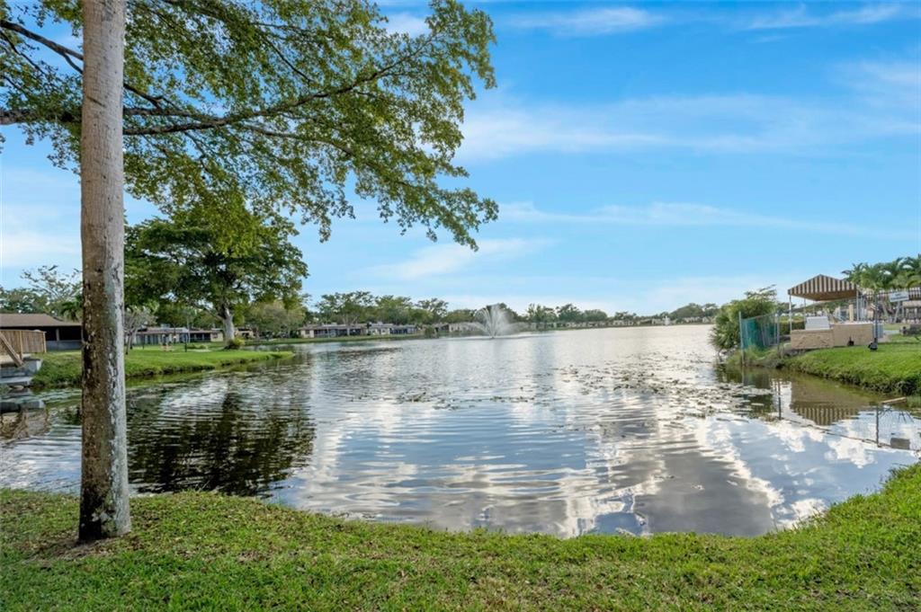 301 Cambridge Road, Unit 109 Hollywood, FL 33024 - Photo 10 of 22