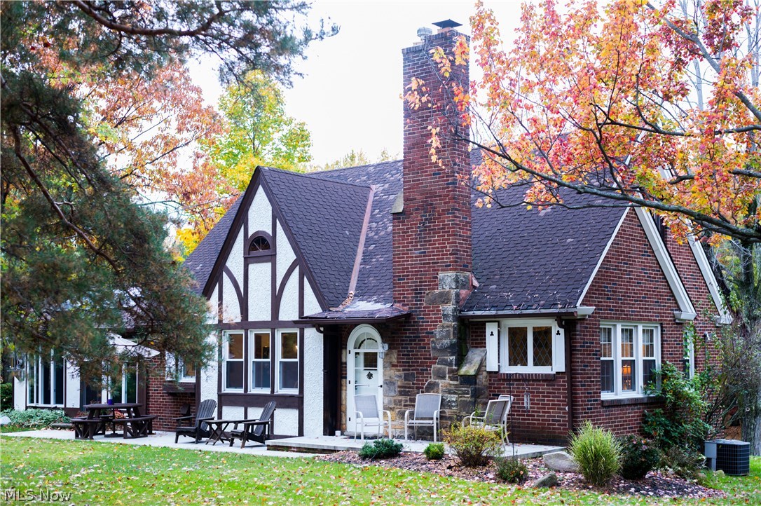 8440 West Pleasant Valley Road Cleveland, OH 44130 - Photo 2 of 22 Gallery Image 2