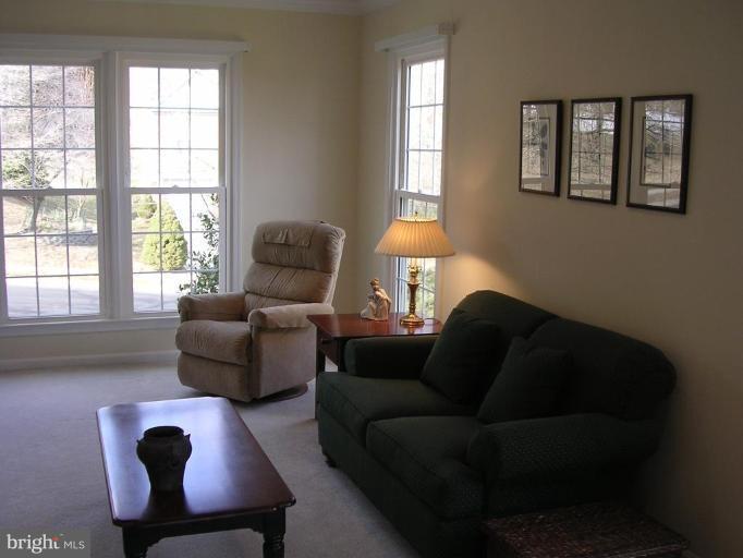 1354 Atwood Road Silver Spring, MD 20906 - Photo 8 of 21 LR HAS EXTRA LARGE PICTURE WINDOWS