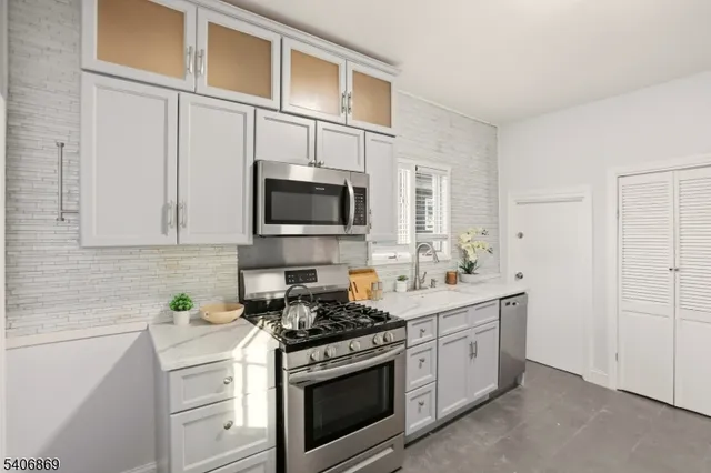 $529,000 | 71 Oakland Terrace, Newark, NJ 07106