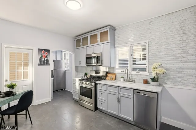 $529,000 | 71 Oakland Terrace, Newark, NJ 07106