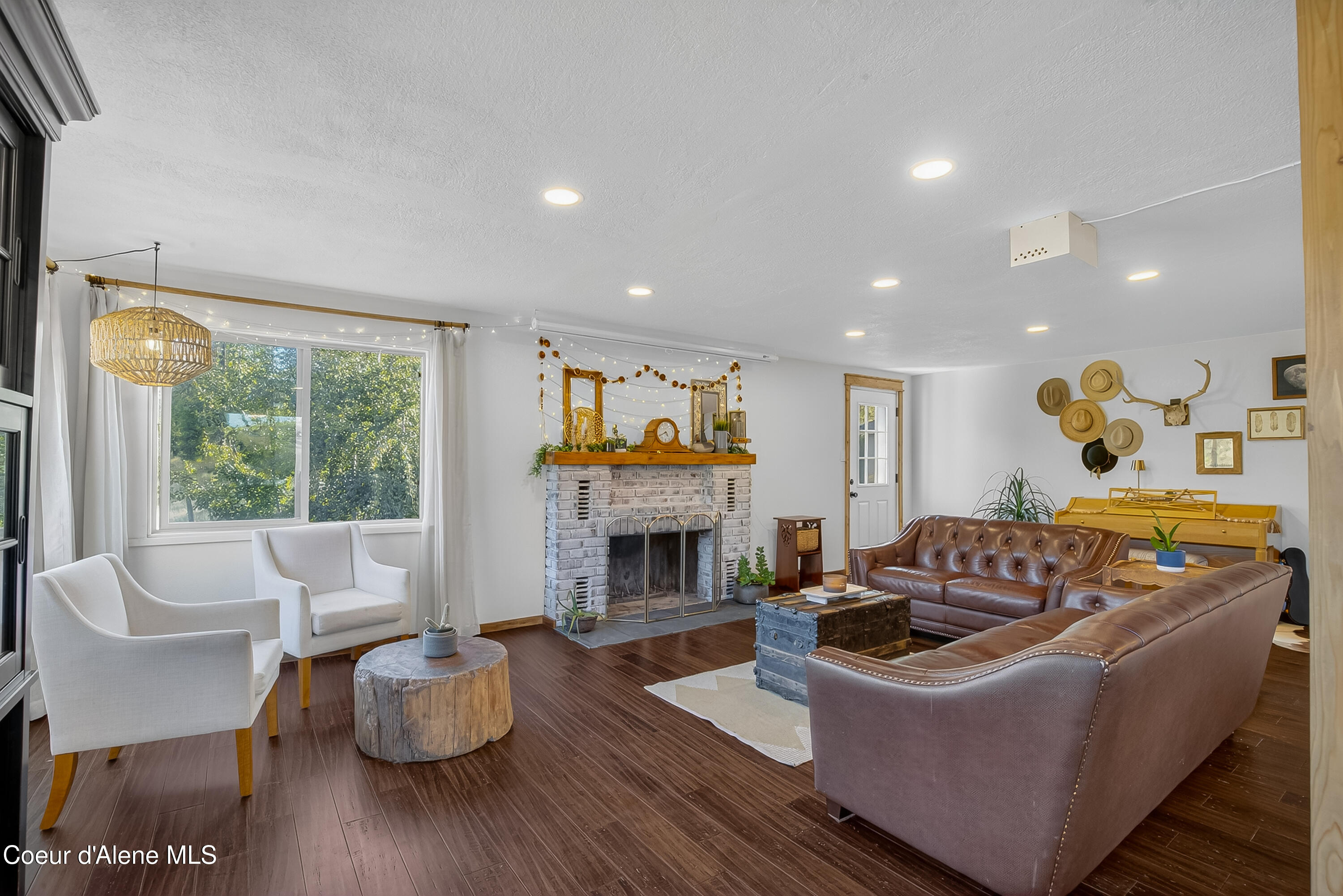 2157 Luke's Gulch Road Stites, ID 83552 - Photo 4 of 48 Livingroom 050_AM3I5433