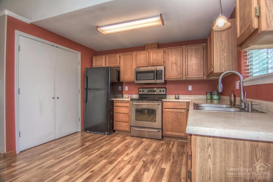 3207 Southwest Quartz Place Redmond, OR 97756 - Photo 5 of 16 Additional Photo